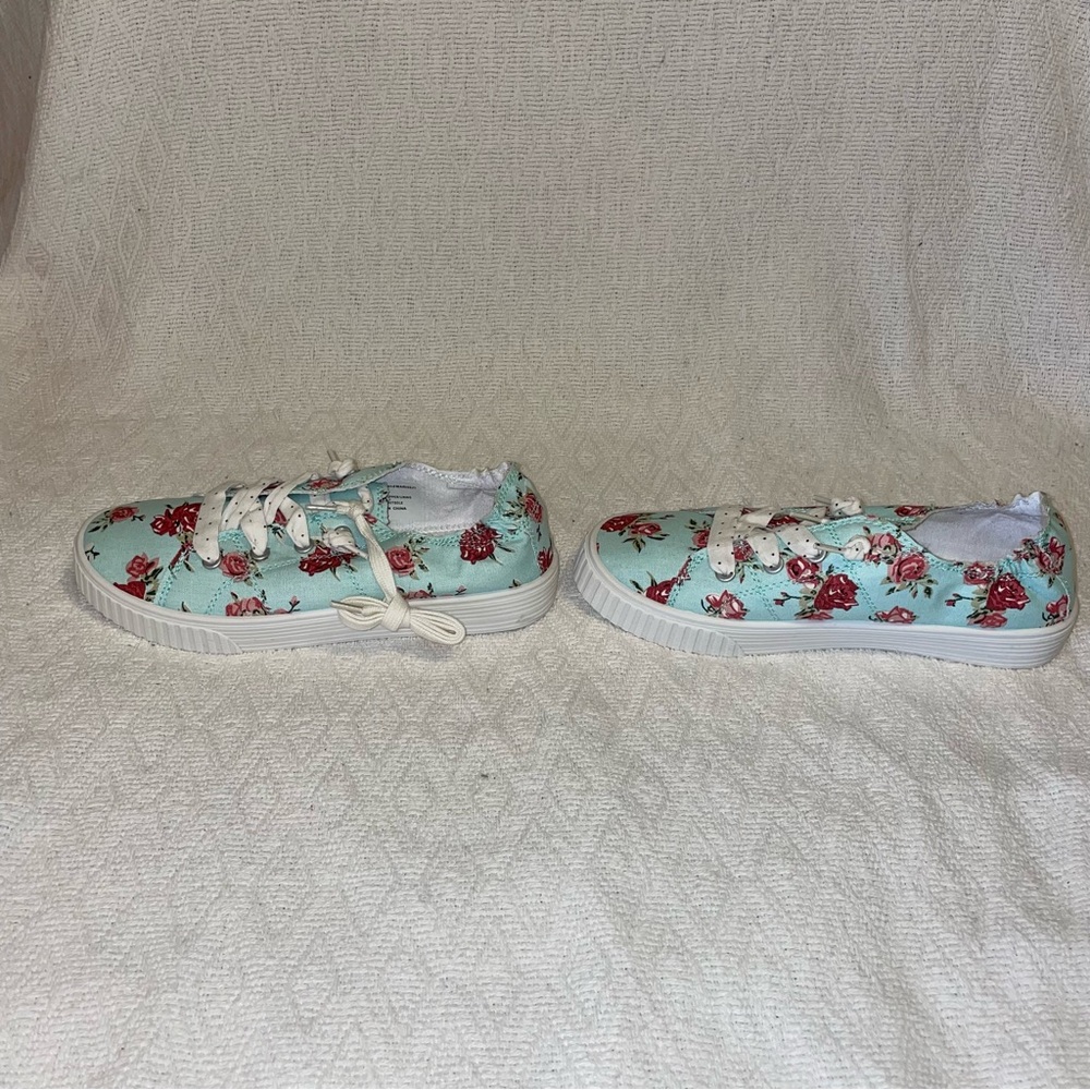 Madden Merisa  Light Blue Floral Elastic Polka Dot Pre-Tied Sneakers Shoes 6 1/2 - Picture 6 of 11
